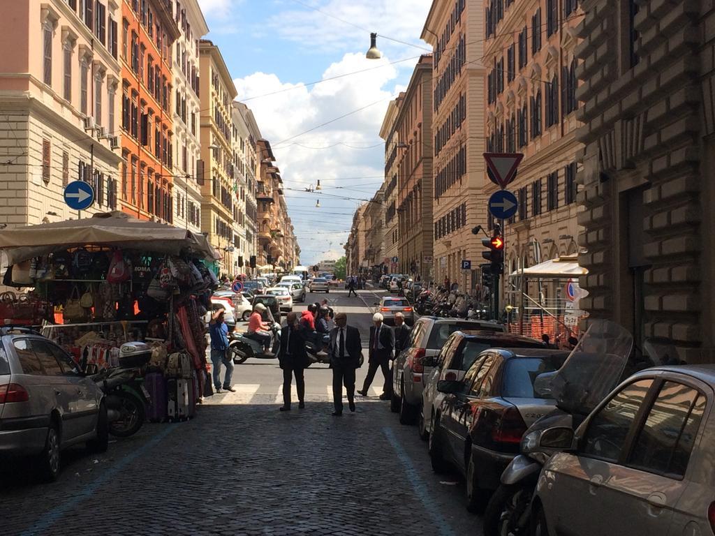 Casa Vacanza Colosseo Rom Exteriör bild