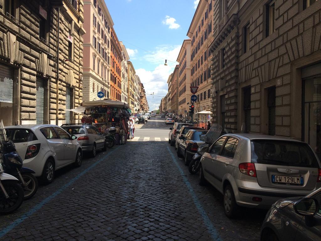Casa Vacanza Colosseo Rom Exteriör bild